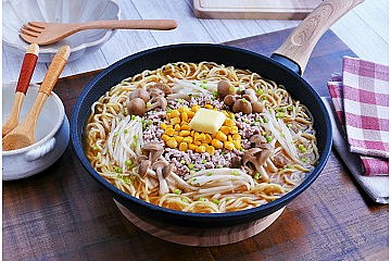 もやしときのこで 味噌バター煮込みラーメン アレンジレシピ 味ひとすじ 永谷園